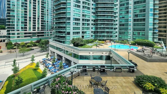 10 Yonge St Unit 413