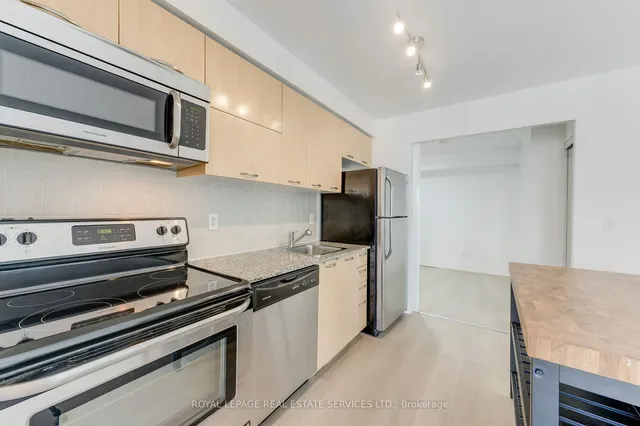 Additional image 6 of 38 Joe Shuster Way Unit 1223
