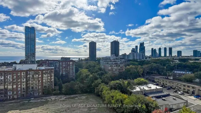 Additional image 30 of 60 Southport St Unit 724