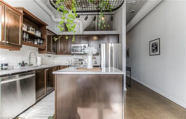 Additional image 6 of 404 King St Unit 306