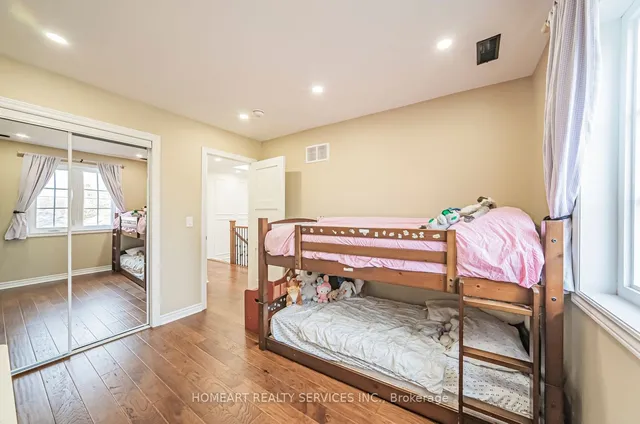 Additional image 28 of 56 Parker Ave