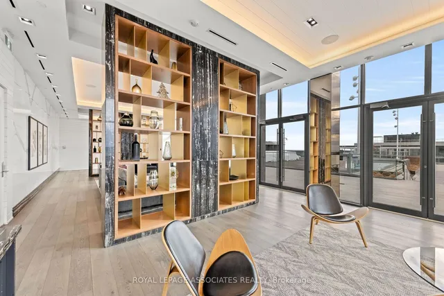 Additional image 24 of 15 Merchants' Wharf Unit 507