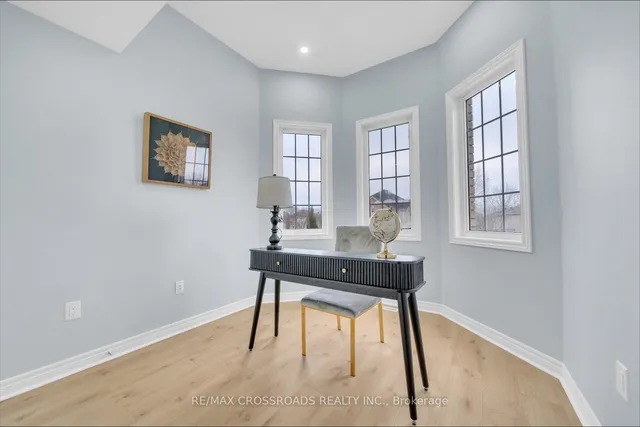 Additional image 4 of 76 Seasons Dr