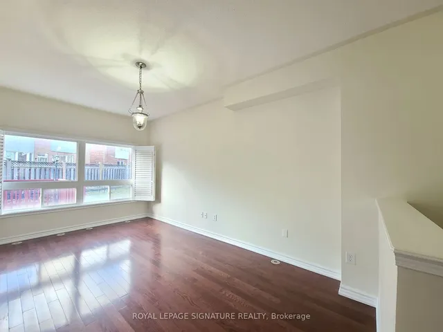 Additional image 5 of 54 Wyper Sq
