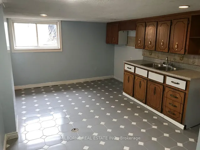 Additional image 31 of 123 Perth Ave