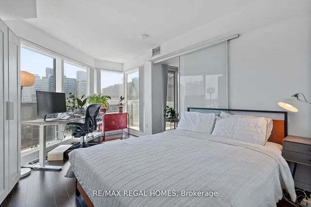 Additional image 6 of 386 Yonge St Unit 2008