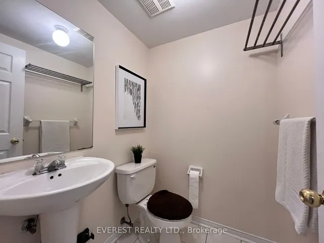 Additional image 14 of 106 Conn Smythe Dr