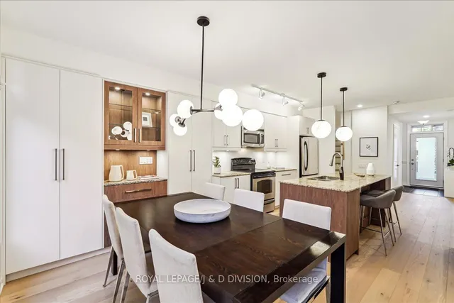 Additional image 14 of 365B Roehampton Ave