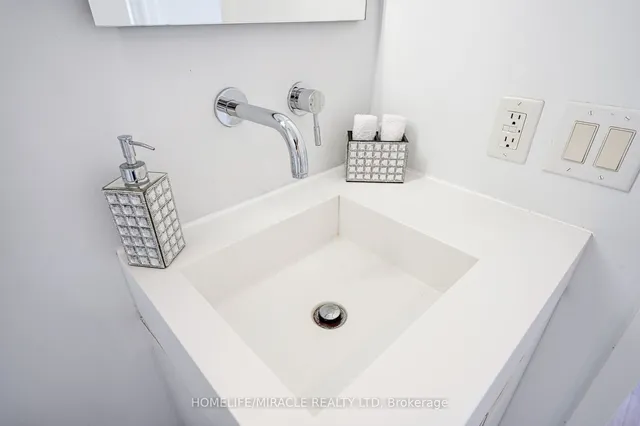 Additional image 37 of 25 Oxley St Unit 701