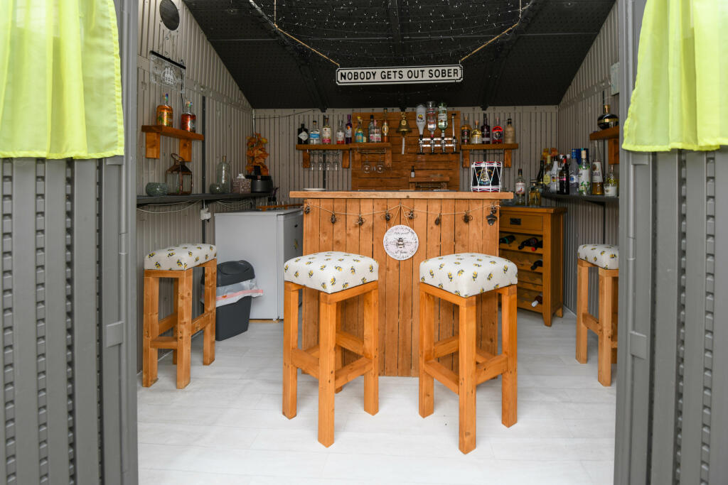 Additional image 33 of Pontefract Avenue, Castlemead