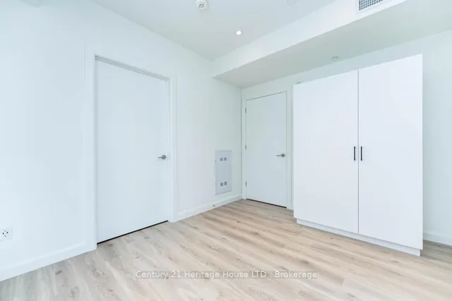 Additional image 17 of 741 King St Unit 301