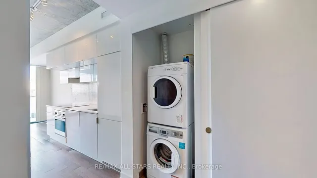 Additional image 20 of 185 Roehampton Ave Unit 907