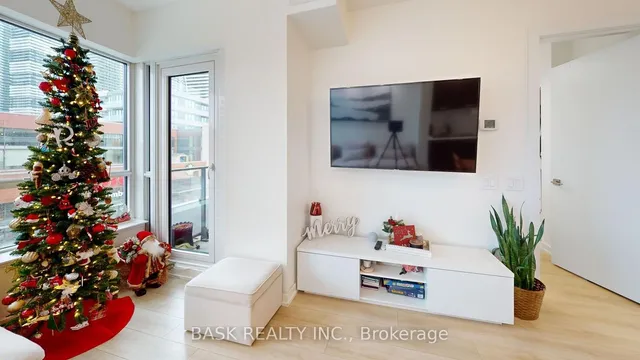 Additional image 5 of 2220 Lake Shore Blvd Unit 406