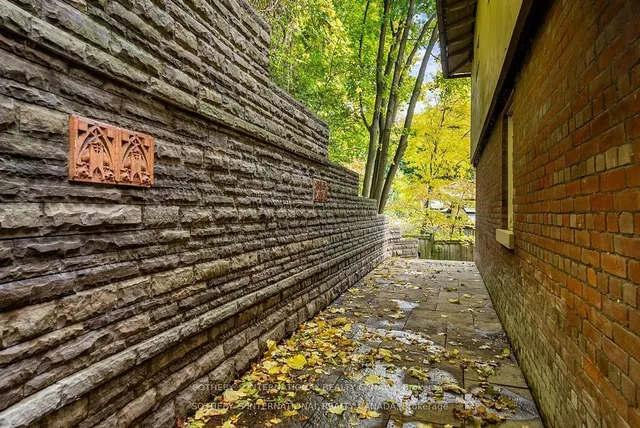 Additional image 2 of 56 Roxborough Dr