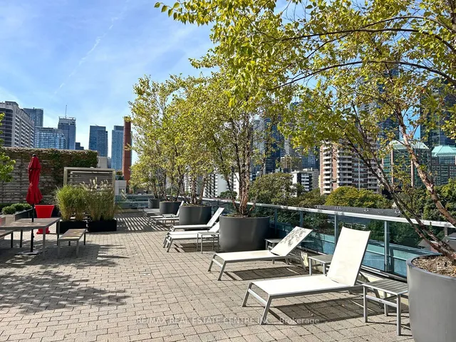 Additional image 3 of 500 Sherbourne St Unit 1301