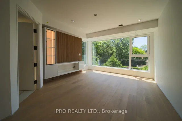 Additional image 28 of 2970B Bayview Ave