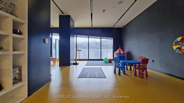 Additional image 32 of 21 Lawren Harris Sq Unit 301