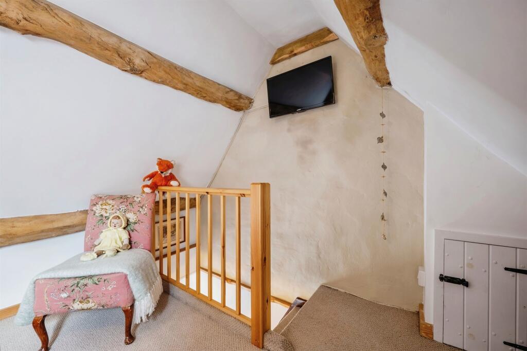 Additional image 9 of High Street, Henstridge, Templecombe