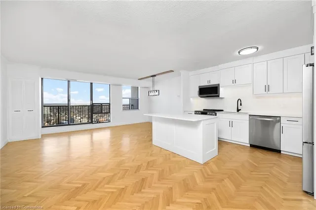 Additional image 13 of 81 Church St Unit 1603