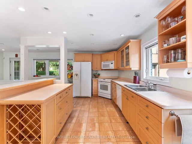 Additional image 11 of 75 Leggett Ave