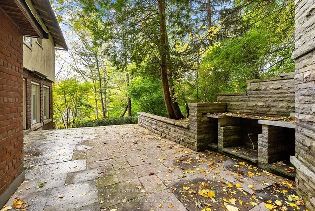 Additional image 3 of 56 Roxborough Dr