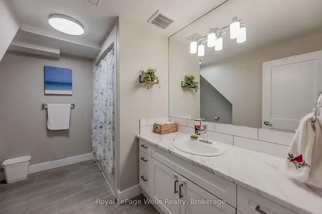 Additional image 36 of 48 Summerhill Cres