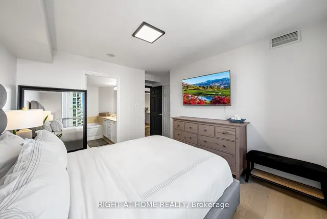 Additional image 22 of 80 Harrison Garden Blvd Unit 1122