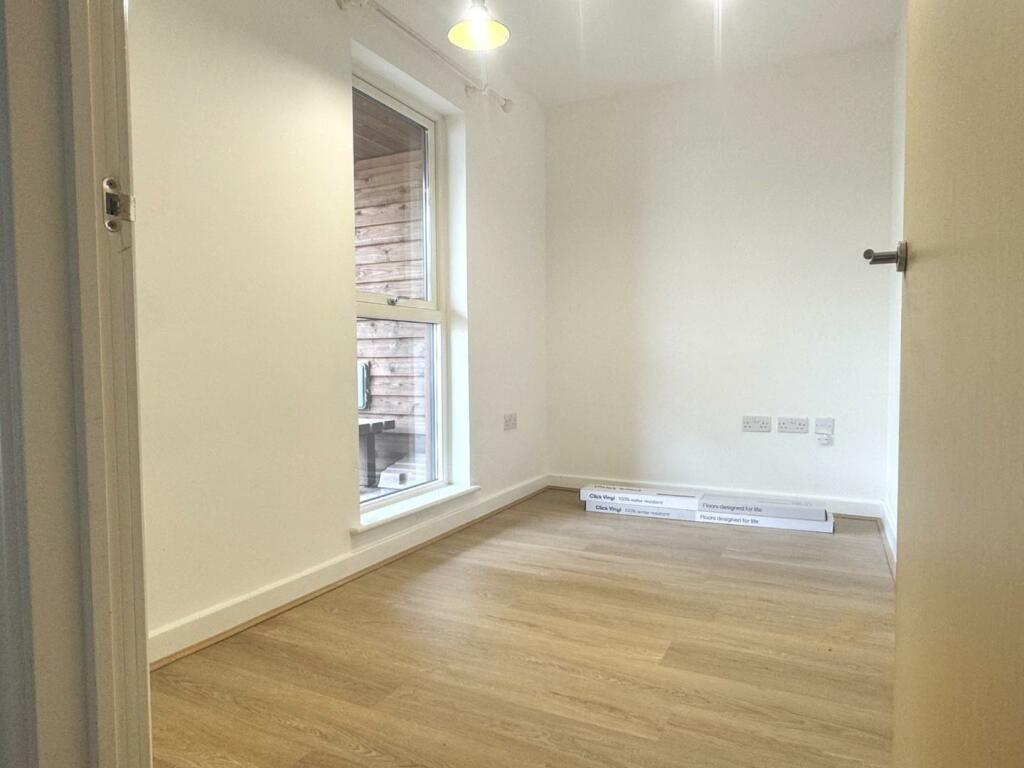 Additional image 9 of Bullmead Parade, Street