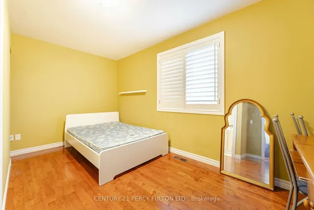 Additional image 21 of 206 Finch Ave