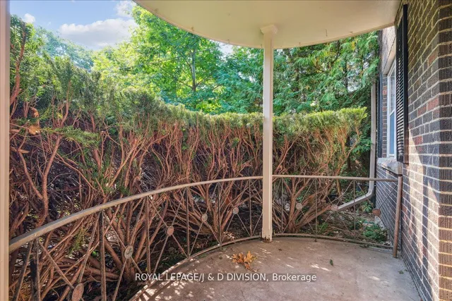 Additional image 15 of 338 St Clair Ave