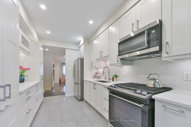 Additional image 8 of 37 Dupont St