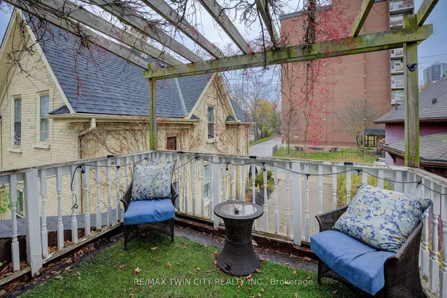 Additional image 30 of 118 College St