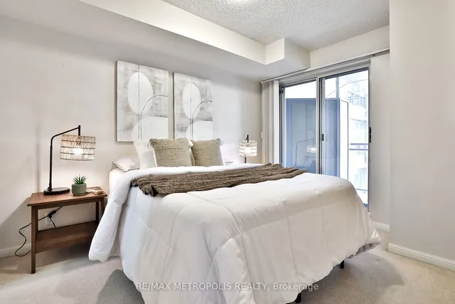 Additional image 17 of 230 Queens Quay Unit 820