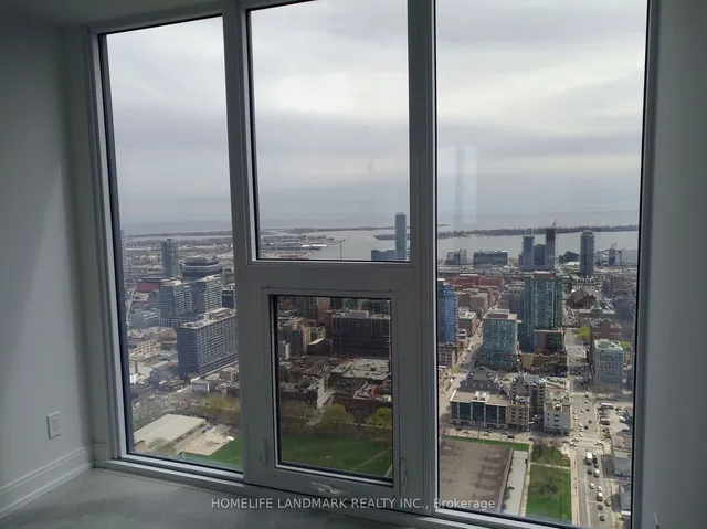 Additional image 3 of 181 Dundas St Unit 5610