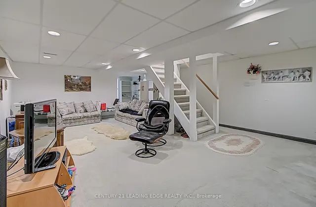 Additional image 32 of 218 Goldhawk Tr