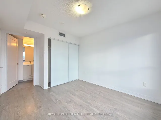 Additional image 6 of 275 Village Green Sq Unit 1223