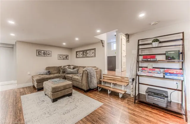 Additional image 39 of 67 Inwood Cres