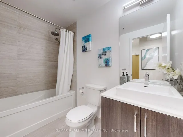 Additional image 23 of 36 Howard Park Ave Unit 302