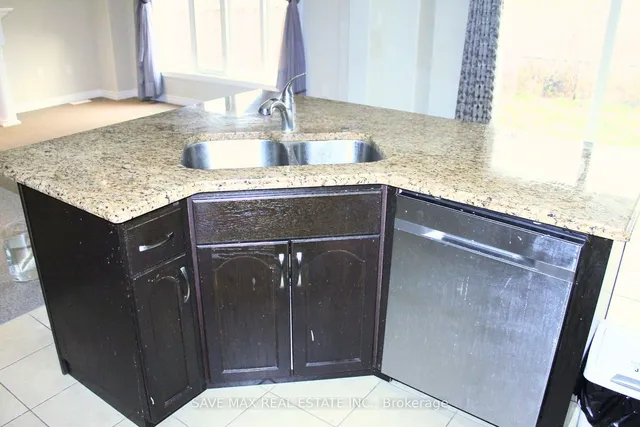 Additional image 8 of 27 Elmbank Tr