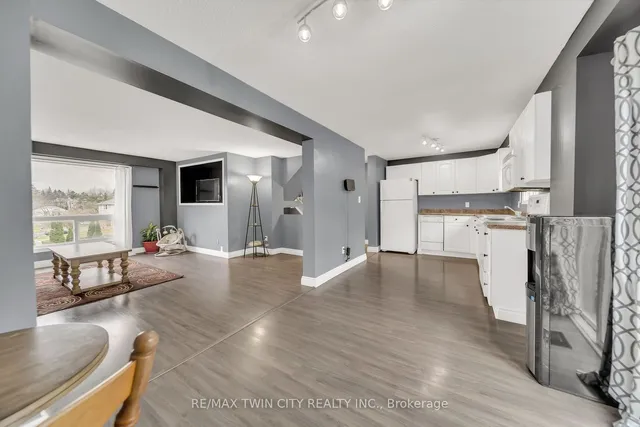 Additional image 14 of 648 Doon Village Rd Unit 10