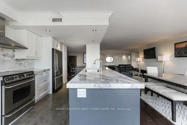 Additional image 8 of 30 Wellington St Unit 1204