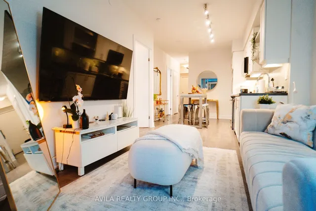 Additional image 8 of 525 Adelaide St Unit 1832