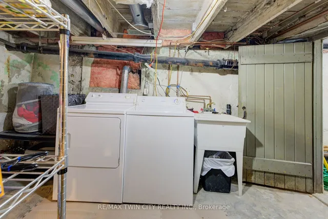 Additional image 32 of 118 College St