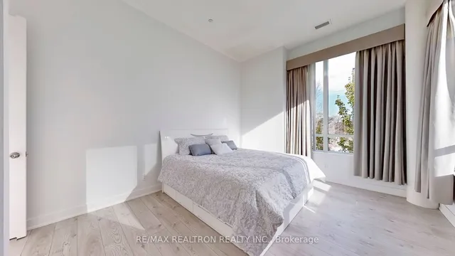 Additional image 26 of 28 Linden St Unit 203