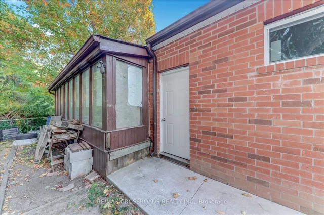 Additional image 36 of 64 Chandler Dr