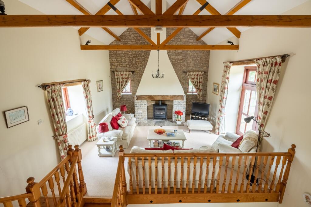 Additional image 5 of Pilton