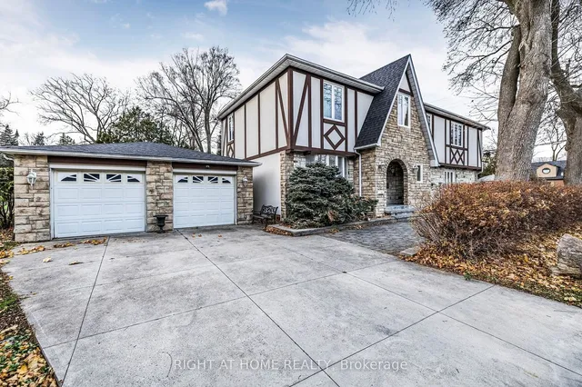Primary image of 186 Royalavon Cres
