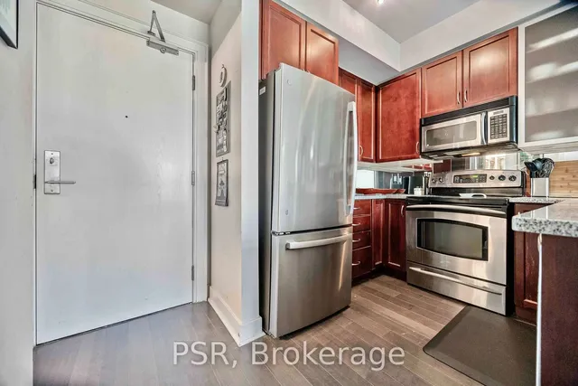 Additional image 11 of 438 King St Unit 1415