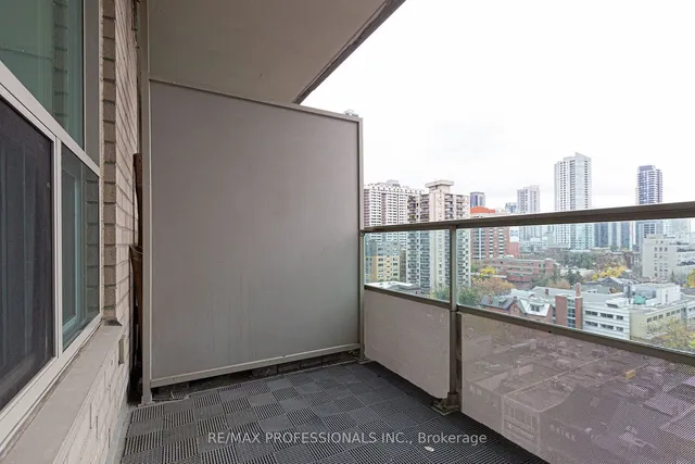 Additional image 18 of 70 Alexander St Unit 1007