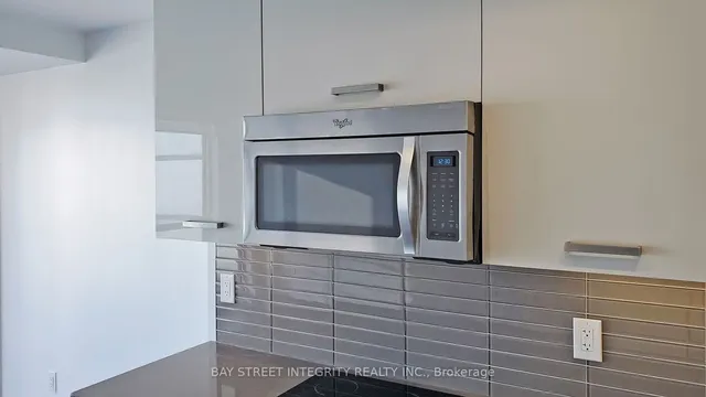 Additional image 13 of 210 Simcoe St Unit 2107